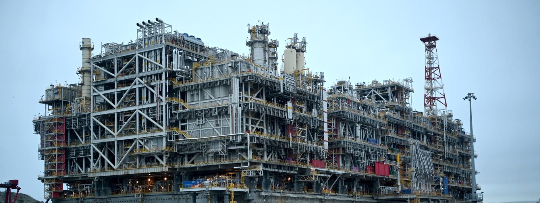 TotalEnergies completes the transfer of its 10% interest in Arctic LNG 2