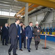 Осмотр завода гостями