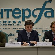 С. Наумов – вице-президент по взаимодействию с органами государственной власти и общественностью фонда Сколково,  В. Олерский – заместитель министра транспорта РФ, Д. Мантуров – заместитель министра промышленности и торговли РФ, председатель оргкомитета I