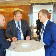 RRTC. 2015 15-ая Конференция и выставка по технологиям нефтепереработки России и стран СНГ. Разговоры перед сессией