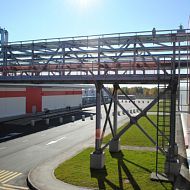 Трубопроводы для доставки сырья в производственный цех