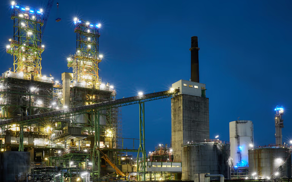 bp sells Gelsenkirchen refinery to Klesch group